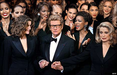 ysl-at-final-show-deneuve-katoucha-brookeshields