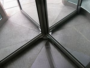 revolving_door_master