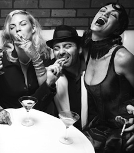 social-smoking-friends-together-2