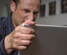 9576_Angry_laptop