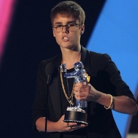 justin-bieber-mtv-vmas-400