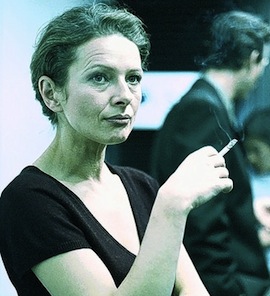 PJ-AX639_DEMENT_G_20101025182115