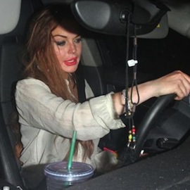 lindsay-lohan-driving