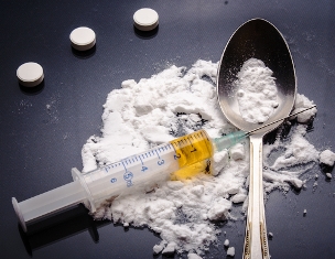 heroin spoon syringe