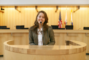 woman testifying in opioid court