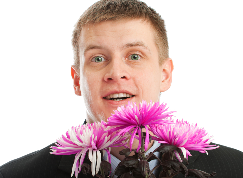 Man with flowers, newcomer in sobriety, in love, wants a relationship