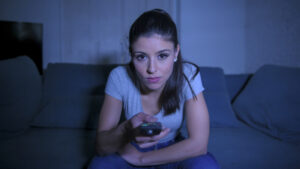 woman watching aa meeting on Shameless