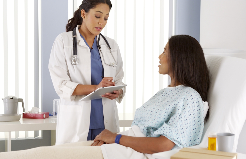 Michigan patient talking to doctor about opioids after surgery