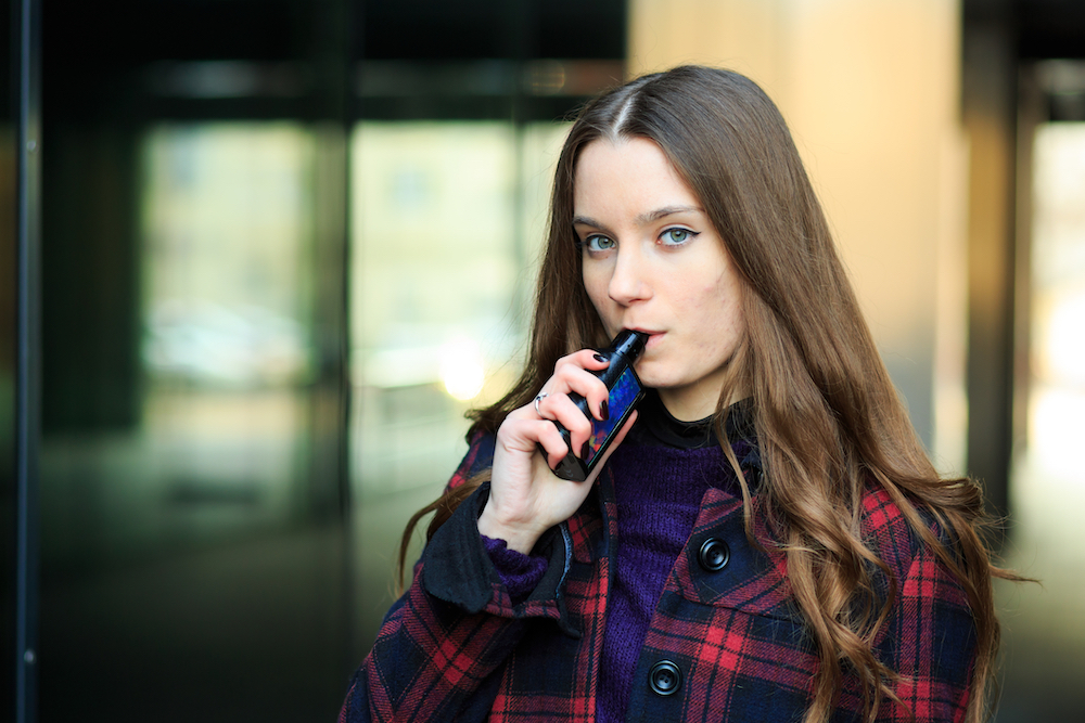 teen using concentrated cannabis