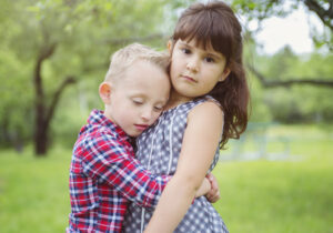 kids hugging