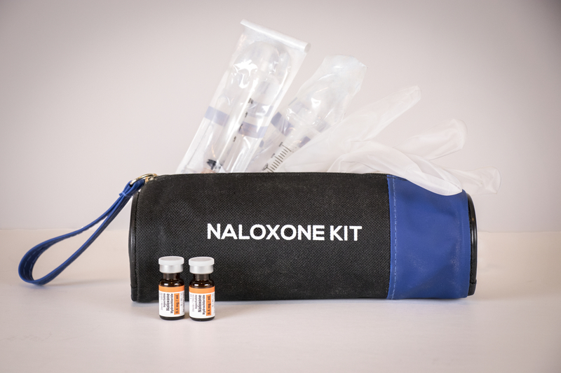 naloxone kit with vials and syringes